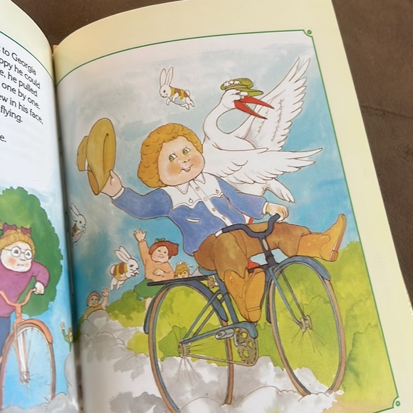 Vintage 1984 Cabbage Patch Kids “The Big Bicycle Race” Story Book - Picture 8 of 10